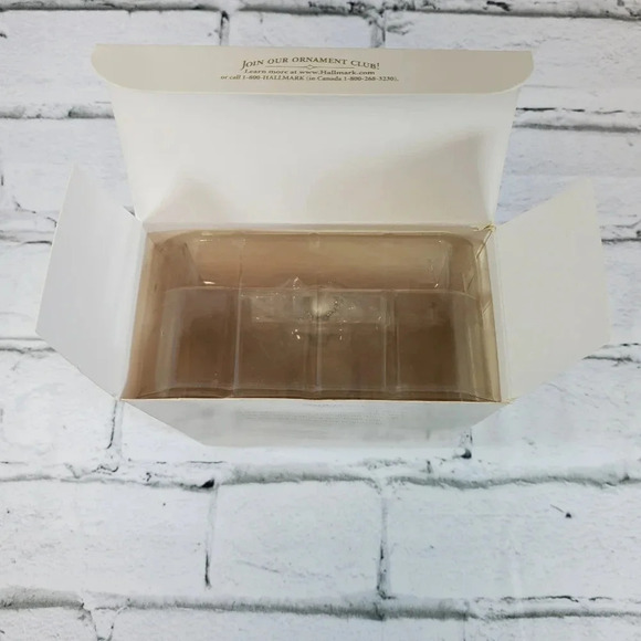 2007 Angel With Heart Hallmark Keepsake Collectors Ornament HM3 - Picture 7 of 11